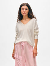 Cashmere Featherweight V Neck