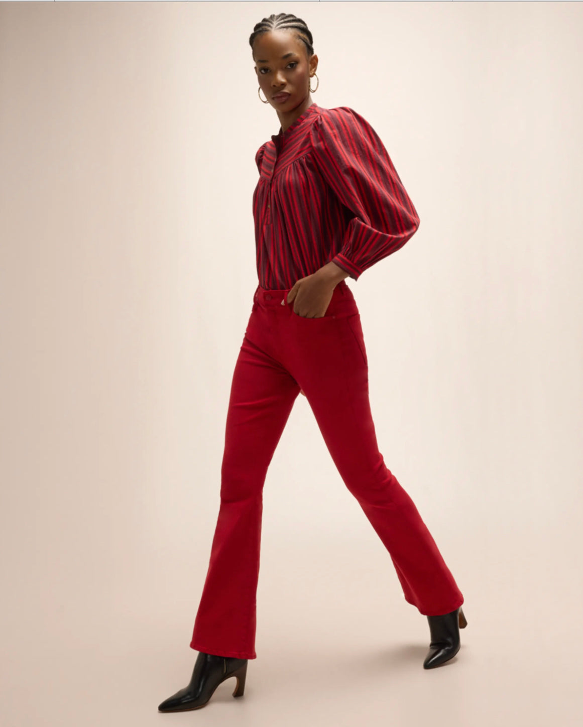 High-waist, flared trousers - Red