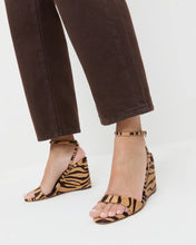 Gavi Zebra Wedge