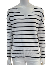 Pompanos Sweater